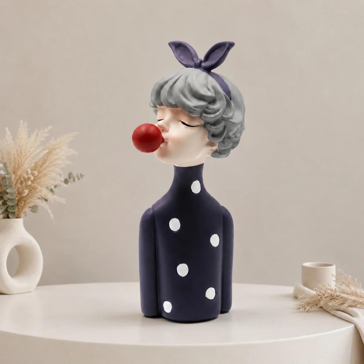 Nordic Bubble Gum Girl Resin Figurine, Cute Modern Girl Statue, Home Decor Sculpture for Living Room Bedroom Vanity Desk
