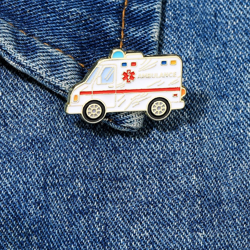 شارات تصميم سيارة الإسعاف للممرضات الكرتونية، دبابيس سبيكة من سلسلة طبية للمستشفى الإبداعي، ملحقات حقيبة الملابس، هدايا للأصدقاء #3