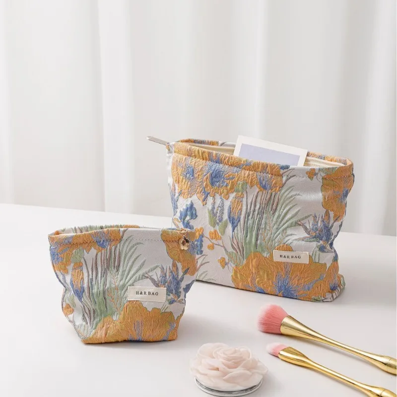 New Retro French Hand Hand Flower Toiletries Bag High Quality And Large Capacity Vanity Bag Skin Care Change Storage Bag