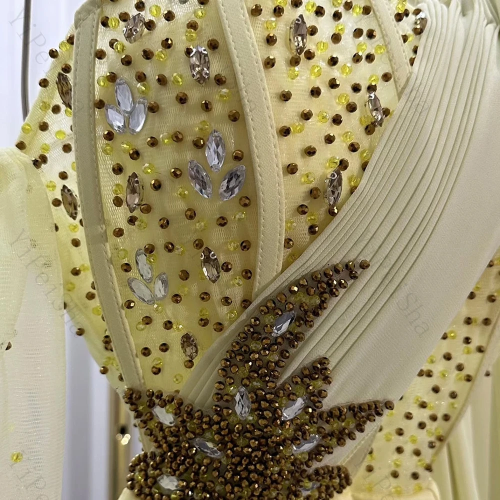 Abiti da sera a trapezio personalizzati Abito da ballo con maniche lunghe monospalla lungo fino al pavimento Abito da festa senza schienale con perline di cristallo