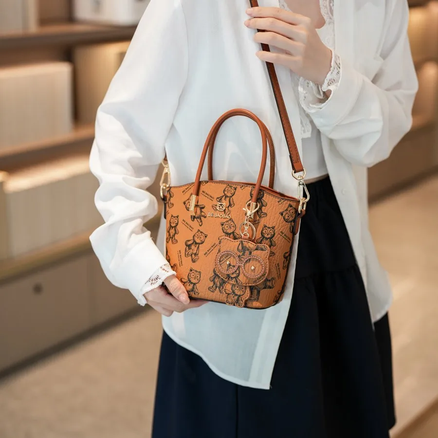 

2025 New Korean Version Printed Handbag - Women's Fashionable Versatile Messenger Simple Pillow Bag