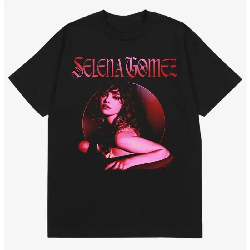 셀레나의 레트로 패션 포커스 |   셀레나 하트 모양 헤드 티셔츠 아메리칸 스트리트 스타일 블랙 반팔 눈길을 사로잡는 스타일