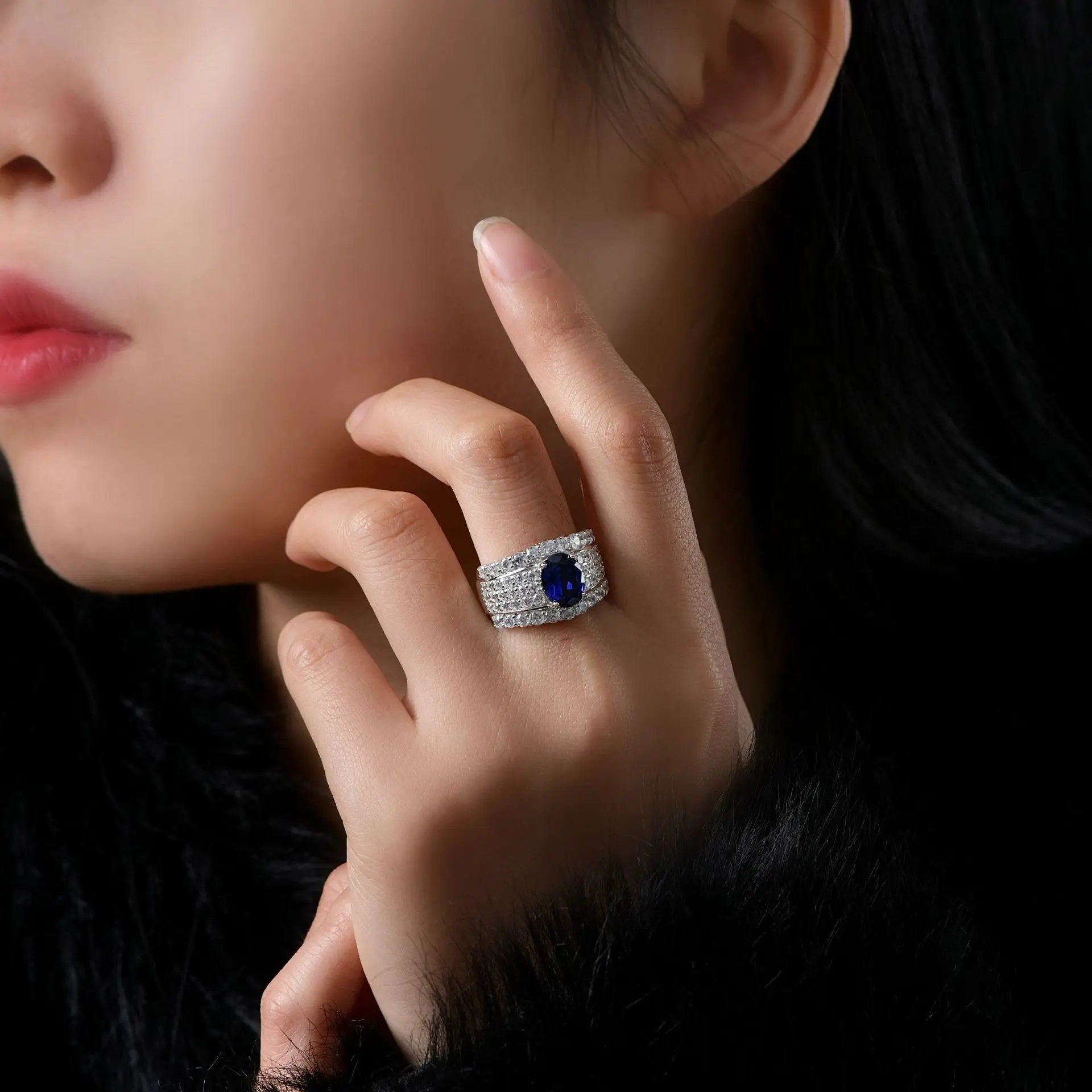 New S925 High Carbon Diamond Ring Egg shaped 7 * 9 European and American Luxury Sparkling Wedding Jewelry