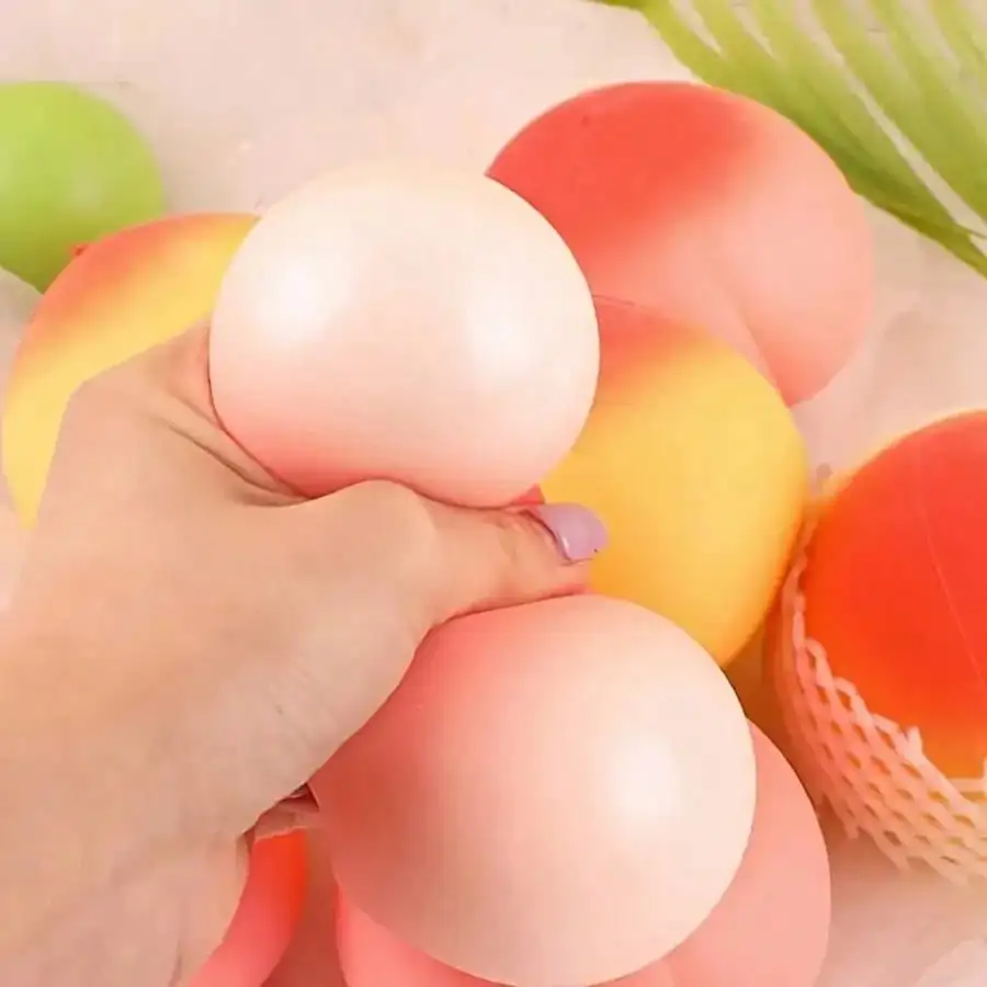 Simuliertes Pfirsich-Squishy-Spielzeug mit Farbverlauf, weiches Quetsch-Fidget-Spielzeug zur Stresslinderung, ASMR-Dekompression, Desktop-Scherzartikel – Detail 4
