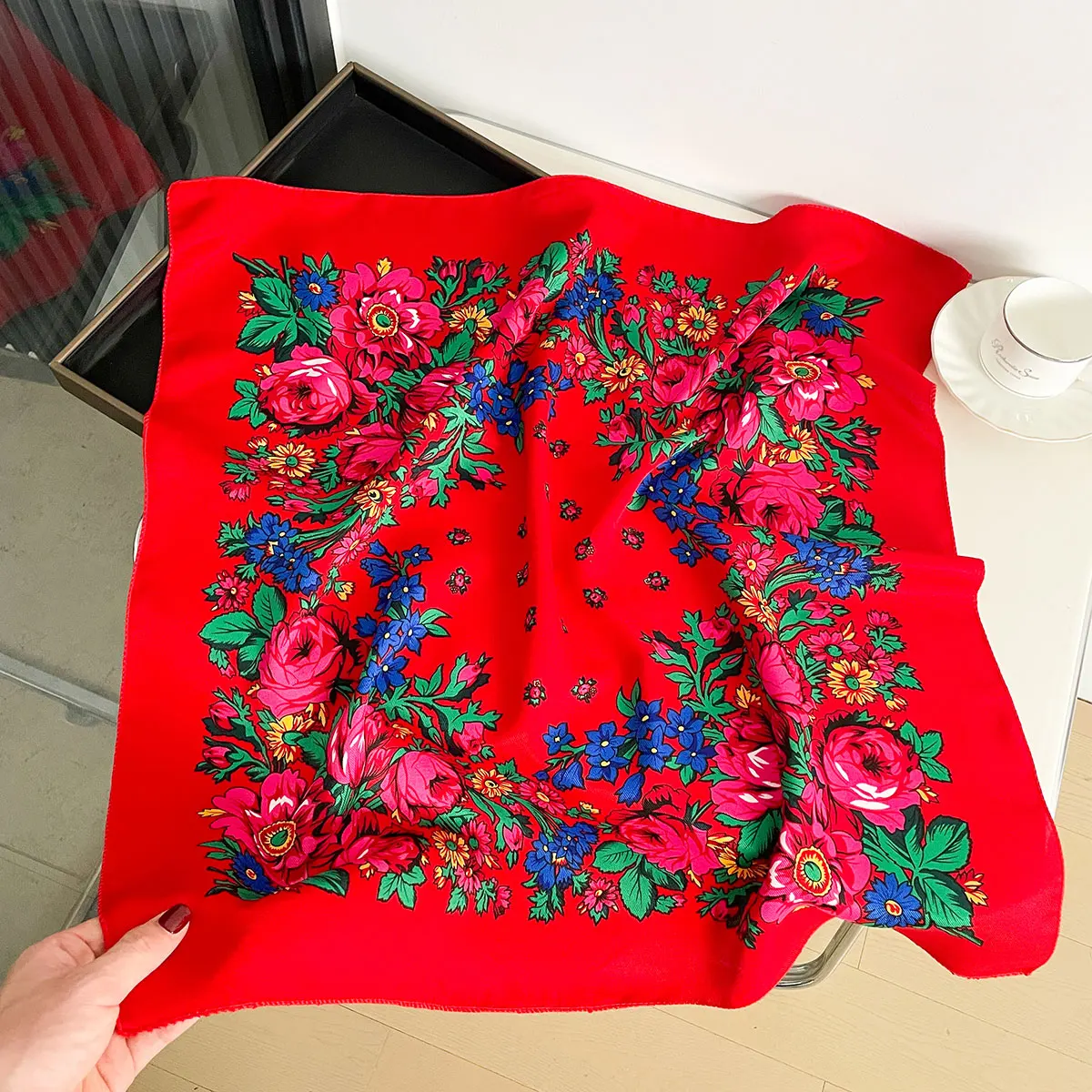 2025 Neueste 70 cm Baumwolle Blumendruck Frauen Bandanas Quadratischer Schal Mädchen Stirnband Zubehör Taschentuch Halstuch Haarschal – Detail 16