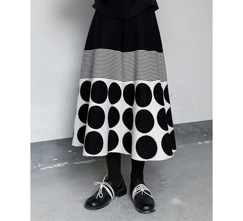 

2025 Autumn and Winter New Polka Dot Striped Loose Knit Skirt with A Hanging Feeling and Pleated Skirt for Children