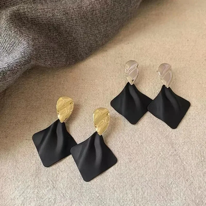 Black Color Square Shape Dangle Earrings for Women Hollow Golden Metal Lattice Drop Earrings Geometry Party Punk Jewelry
