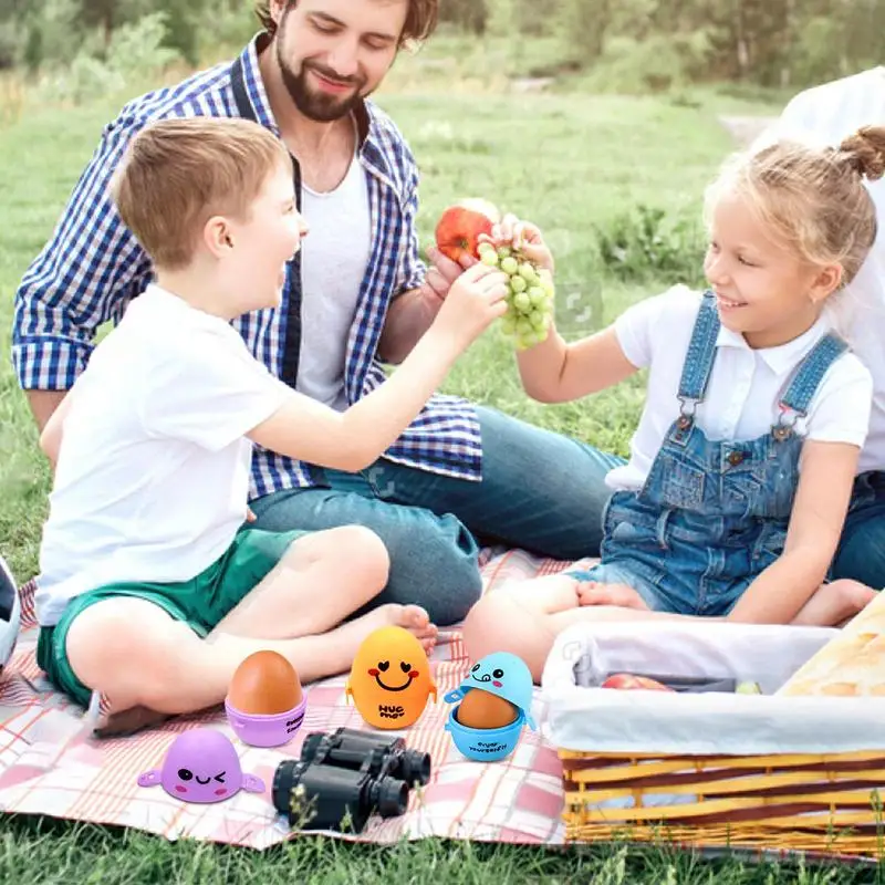 Porte-œufs portable en plastique, boîte de rangement René de dessin animé, camping en plein air, freins à œufs, bac à légumes pour réfrigérateur, 1PC