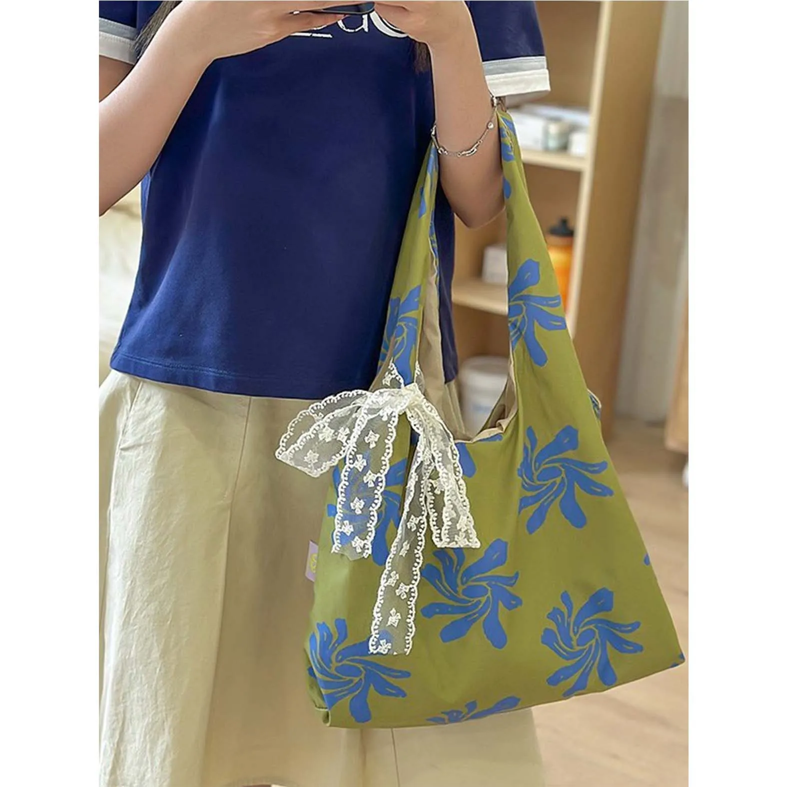 

2025 Summer New Artistic Little Orchid Canvas Bag for Women's Lazy Style, Versatile Commuting, Large Capacity Single Shoulder Ha