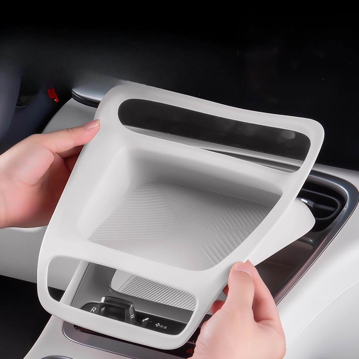 

FOR Geely EX2 Geome GEME Xing Yuan 2025 2026 Center Console Silicone Cup Mat Wireless Charging Full Wrap Protective