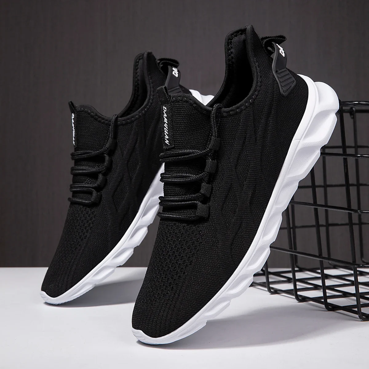 Damyuan Men Athletic Jogging Tennis Shoes Breathable Mesh Black Light Sneakers White Outdoor Casual Footwear Male Zapatillas