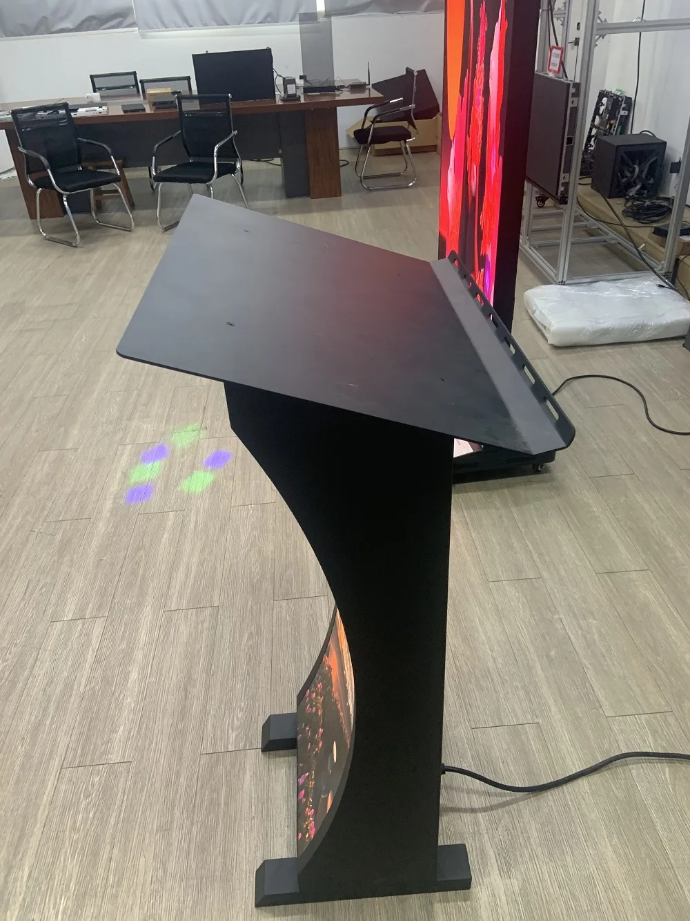 Resolution Indoor/Outdoor Podium LED Display Anti-Glare Screen  Brightness Easy Installation for  Events