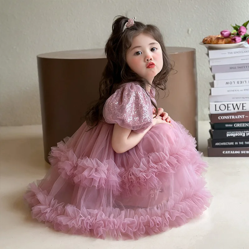 Het is Yiiya Aangepaste bloemenmeisjesjurk Felroze pailletten Tule O-hals Korte gezwollen mouwen Rits Terug Knielange kinderjurk T139