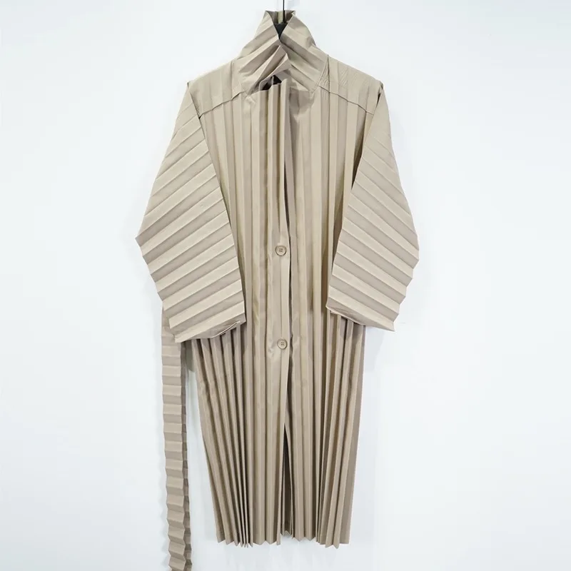 

Miyake Pleated Men's Windbreaker Thin Section 2025 Fall New Solid Loose Casual Personality Long Jacket Lapel Long-sleeved Blouse