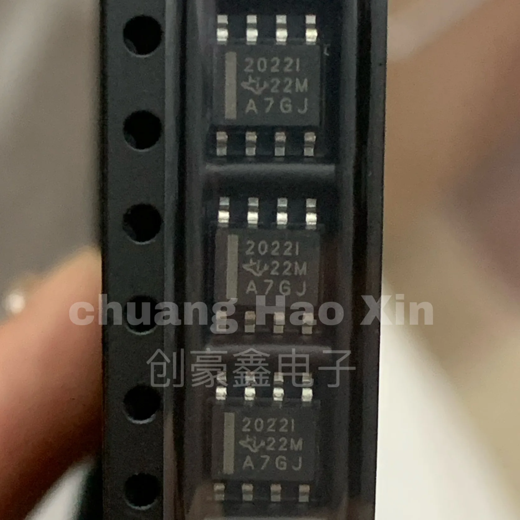 1~30PCS/LOT TLE2022IDR TLE2022ID 2022I SOP-8 Operational amplifier 100% New Original In Stock