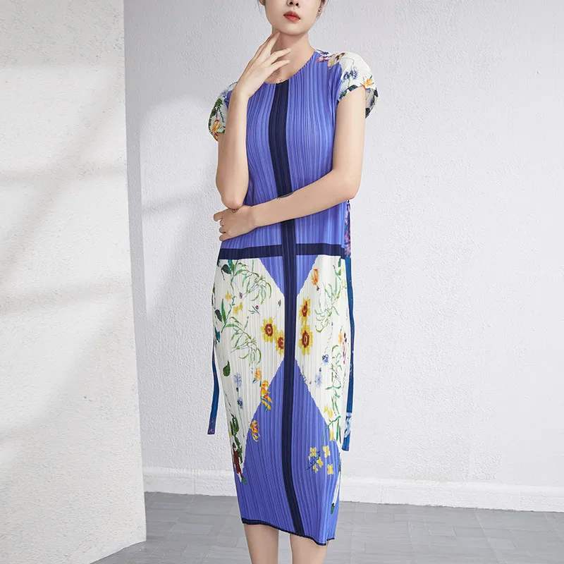 

Summer Dress Women's Miyake Pleated New Fashion Printed Patchwork Round Neck Short Sleeved Stretch Mid Calf