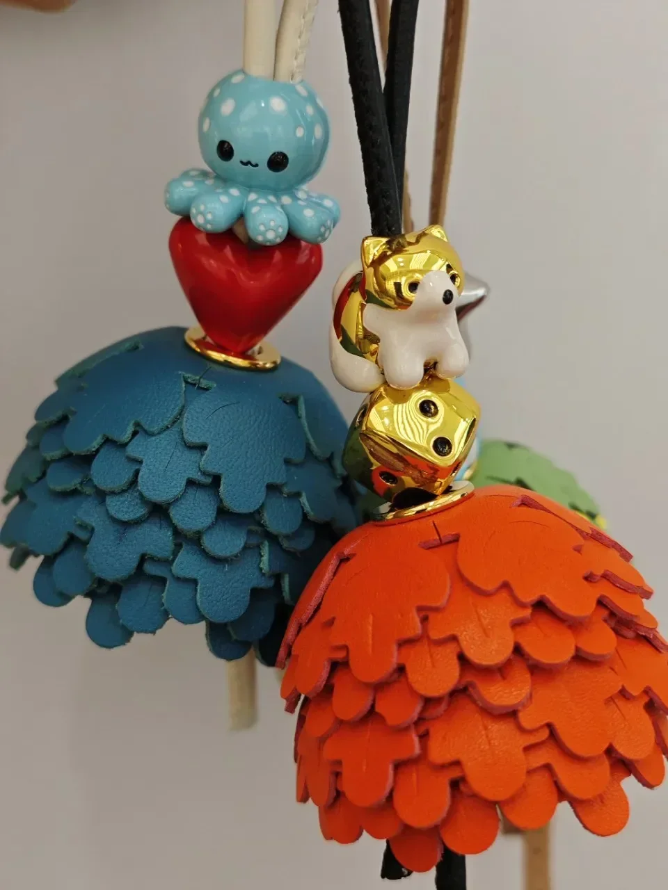 

2025 Creative DIY Animal Series Keychain Premium Brass Dice Steel Ball Pendant Cute Stylish Trendy Bag Charm Accessory