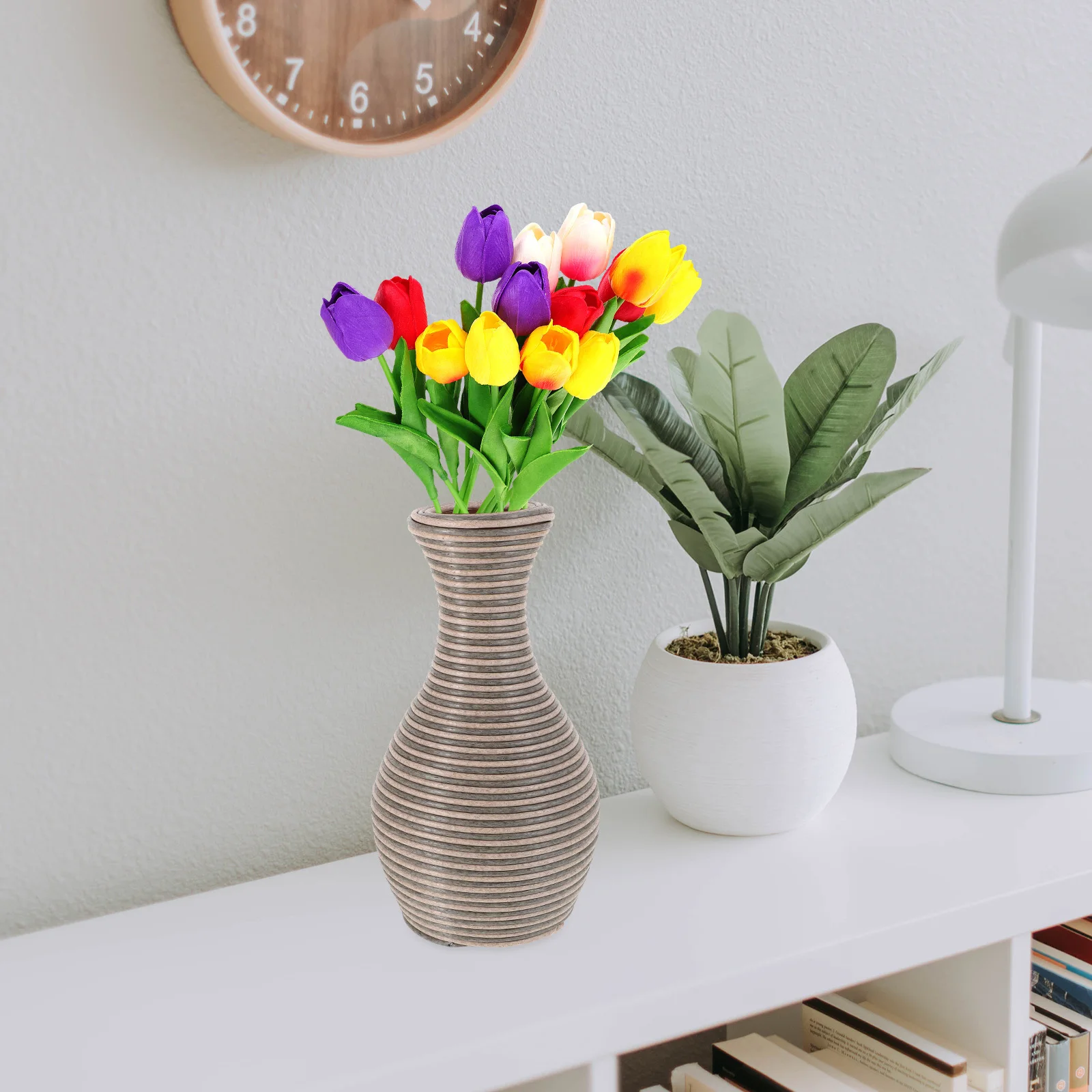 

Plastic Woven Vase European Style Decorative Flower Holder Rustic Handwoven Imitation Rattan Creative Vase for Home Office Table