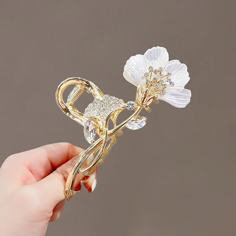 Elegant Ginkgo biloba Hairpin For Women exquisite Metal flowers Hair Clips Fashion Sweet Ponytail Claw Clip ACCESSORI FOR GIRL