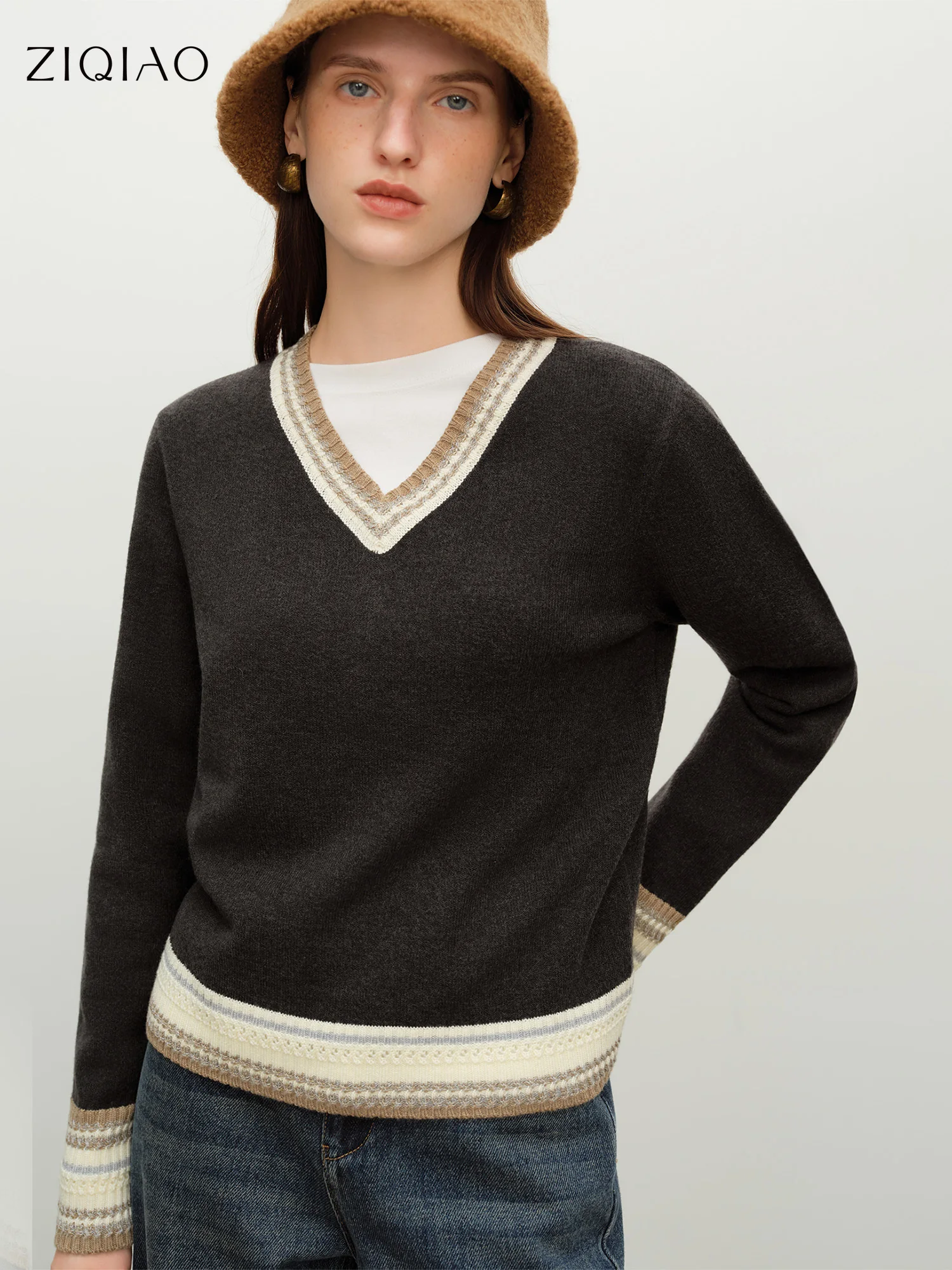 ZIQIAO Women's Petite V-Neck College Inspired Color-Block Knit Sweater Winter 2025 New Arrival Gray Chunky Knit Relaxed Top