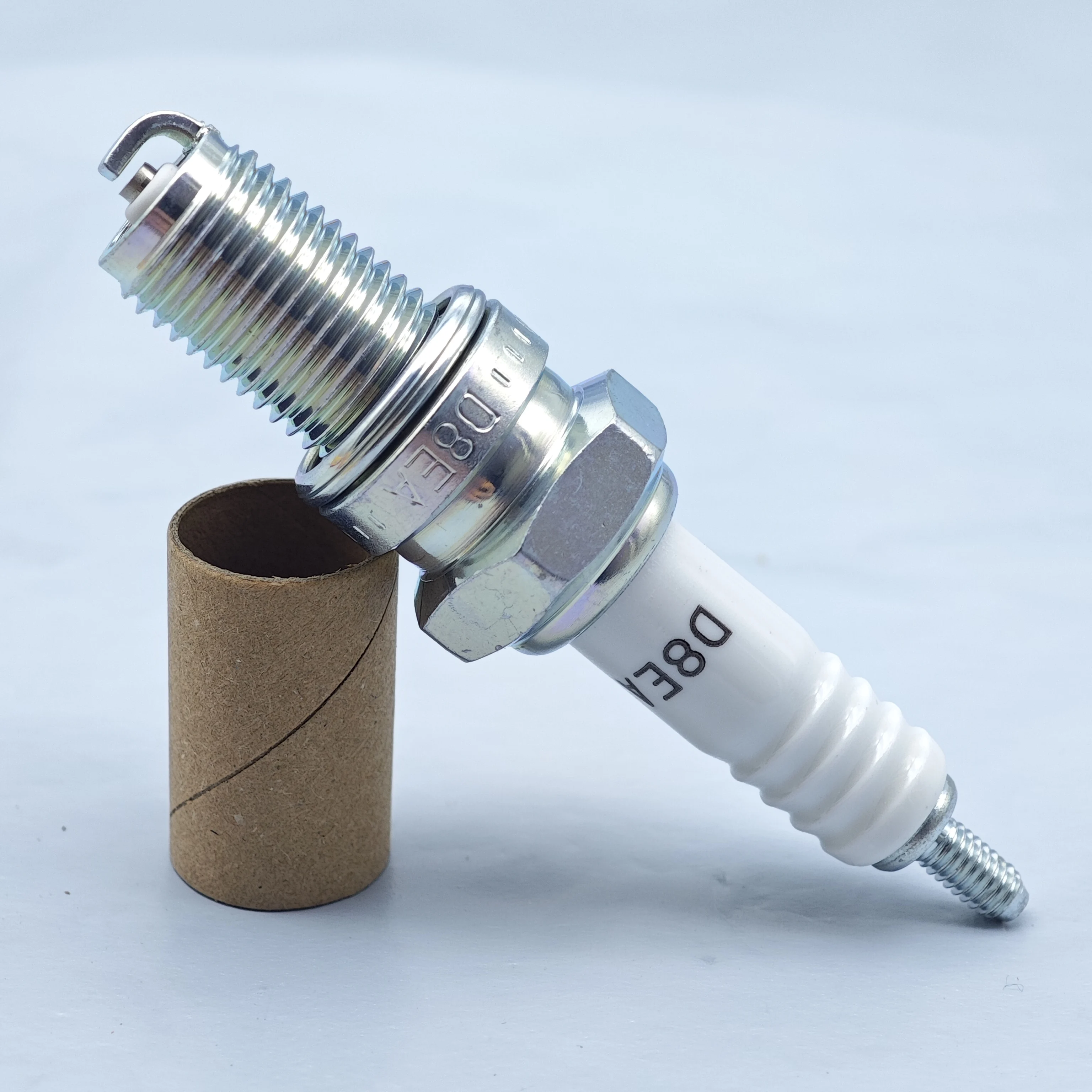 1pcs Original NGK Spark Plug D8EA Knight car CG125 CG150 tricycle 200 D8TC D8EA 2120 spark plug