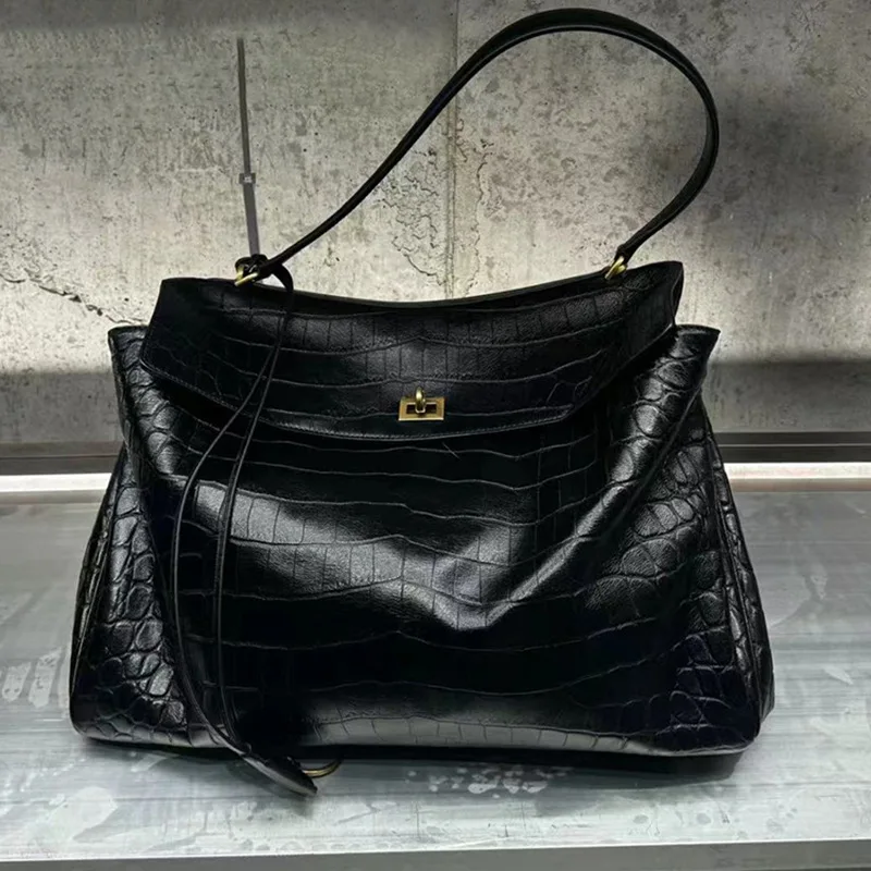 2024 Spring/Summer New Collection Black Large Tote Bag, Hand-held Shoulder Commuter Bag, Lock Clasp Underarm Bag. Women Handbags