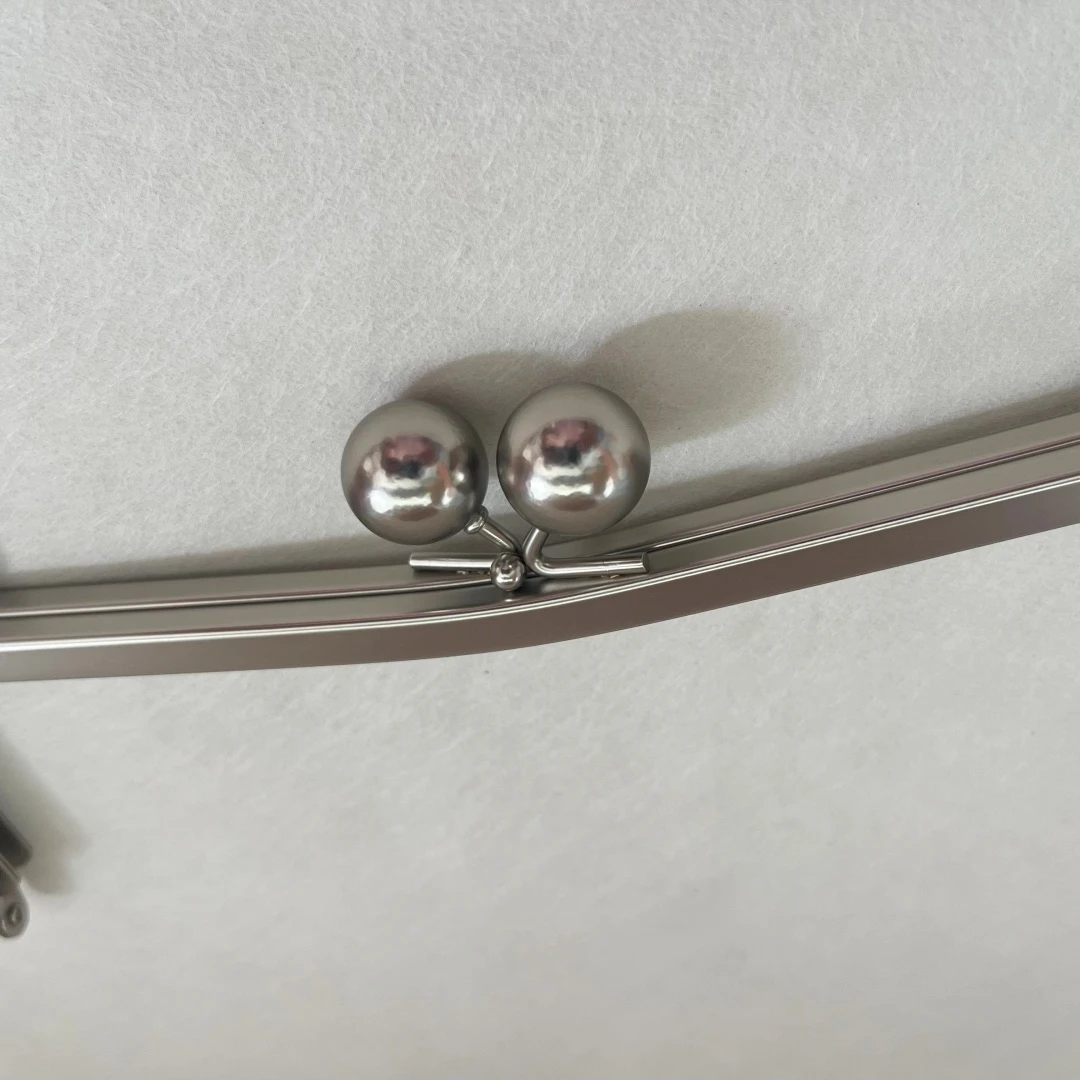 Large Bead Inward Curse Kiss Lock Clasp Purse Frame with Chain Loops Marriage Ball Bag Closure Parts for Handbag Accessories