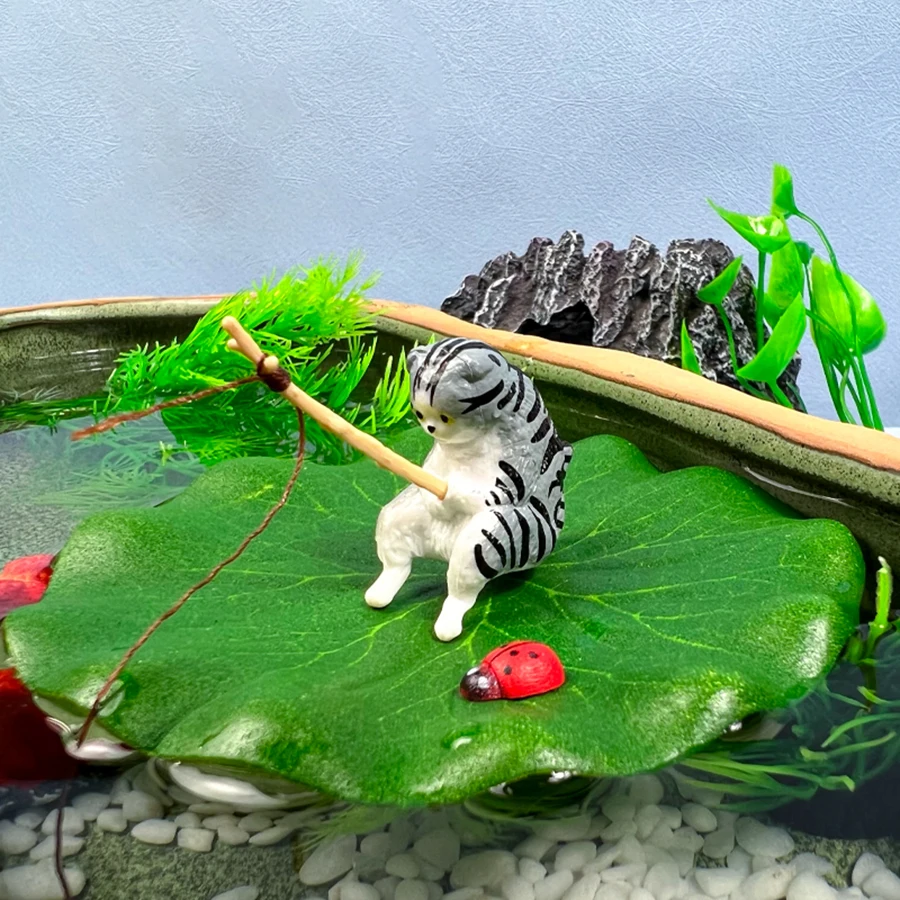 Kitten fishing, small fish tank decoration, landscaping, fish tank side decoration, fishing cat