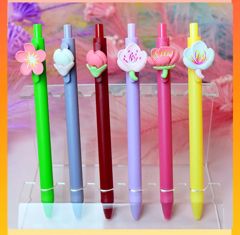 12 Stück Kugelschreiber mit einem kleinen blumenförmigen Anhänger, ein Muss für Blumenliebhaber, ein kreatives Geschenk und ein unterhaltsames Büro-Accessoire. – Detail 6