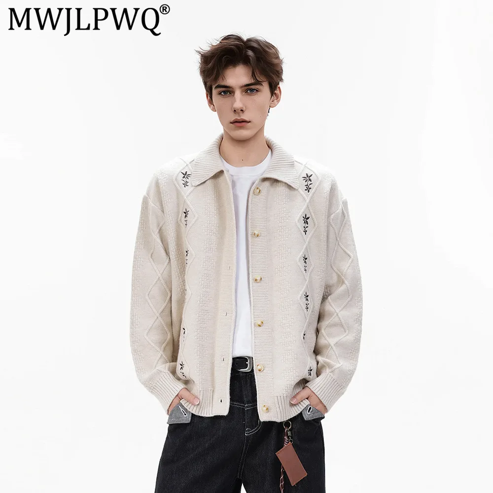 MWJLPWQ American-Style Trendy Lapel Knitted Cardigan Sweater Men Spring Autumn Vibe Diamond Pattern Floral Embroidery Tops 20906