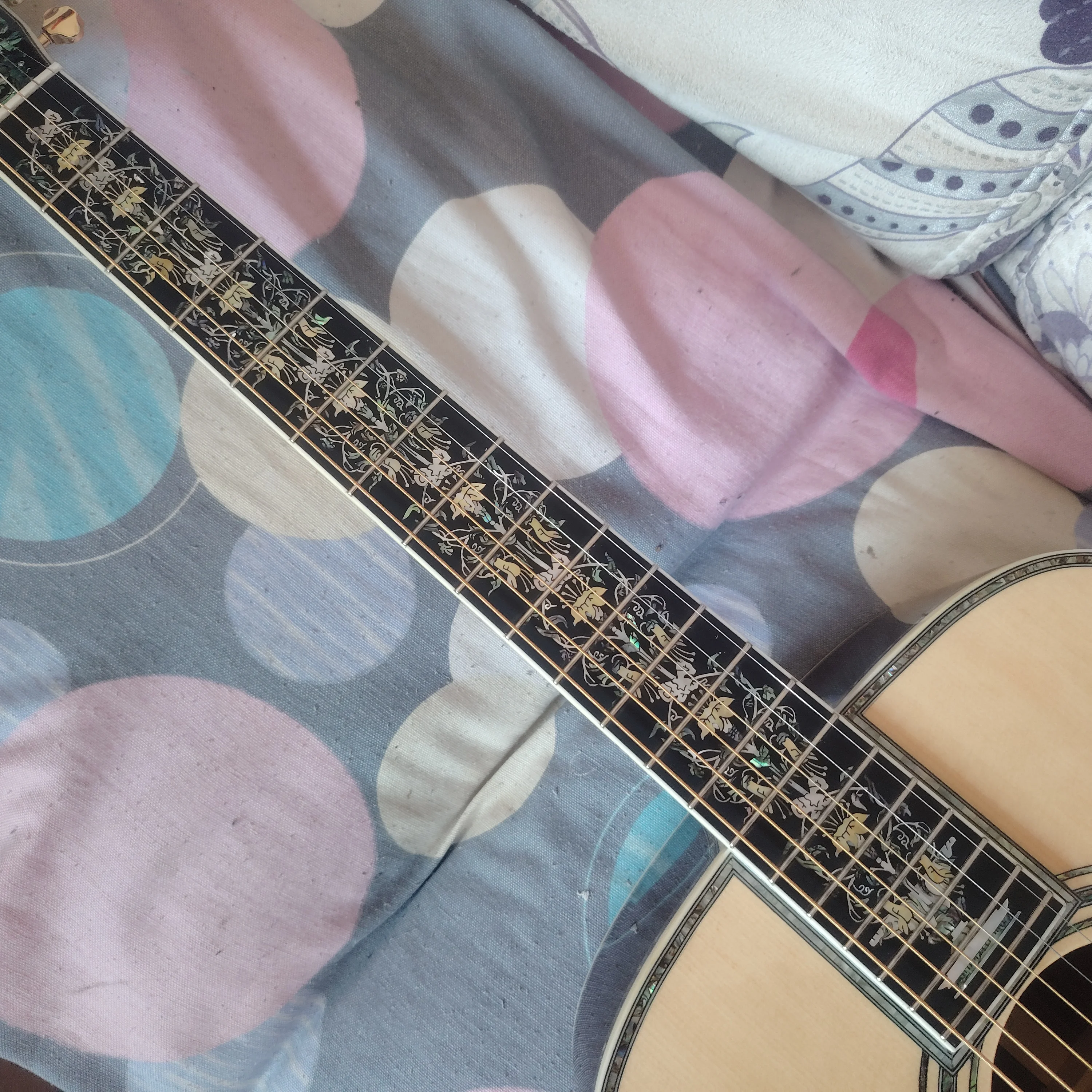 Thumbnail 4 - #18 Latest Guitars Offers