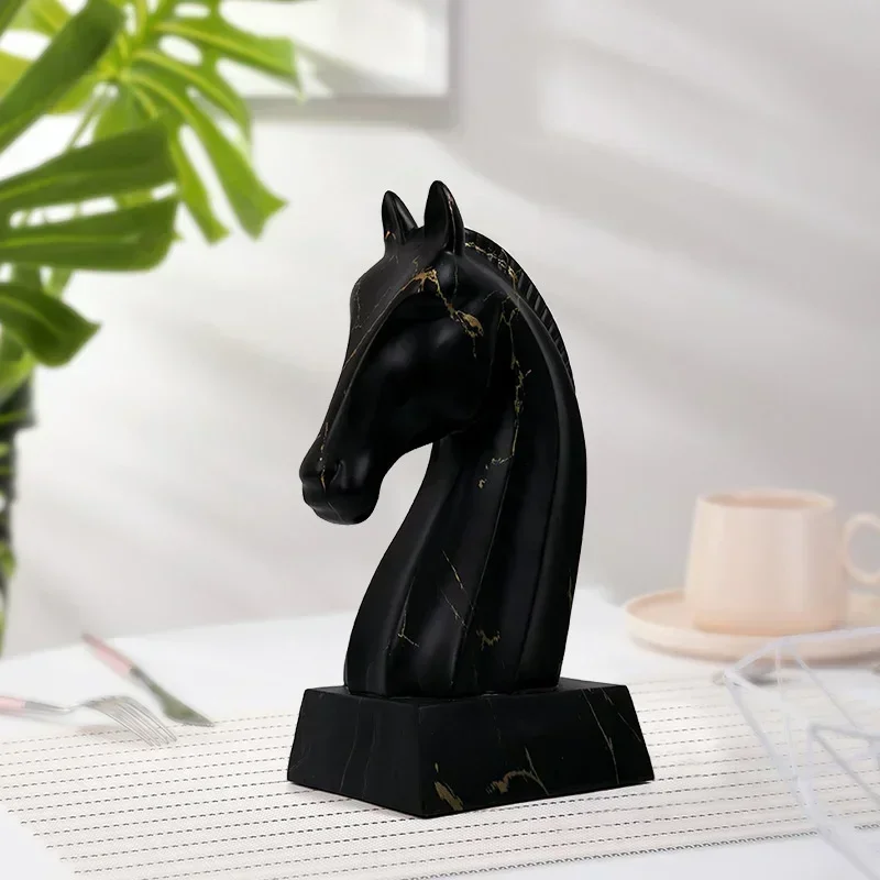 

European style horse head ornaments Resin ornaments Home office desktop horse into decorative direct furnishings