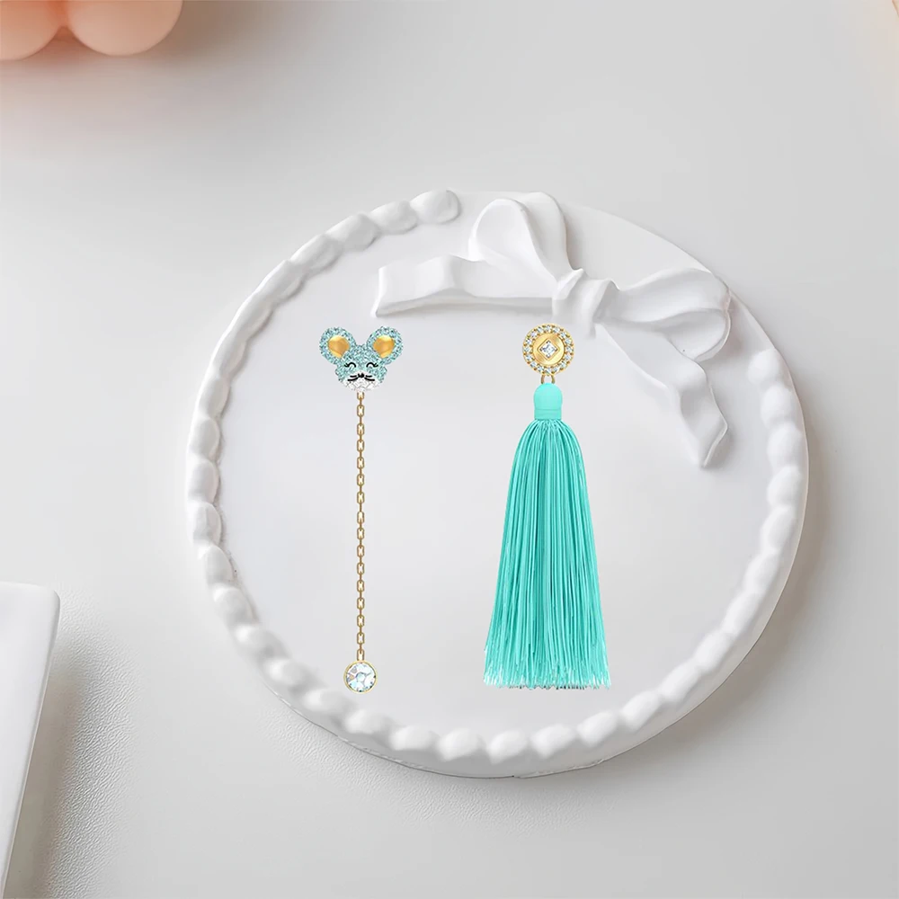 

2025 Hot Selling Brand Women's Earrings Fashionable, Simple, Luxurious Jewelry Suitable for Gifting To Friends