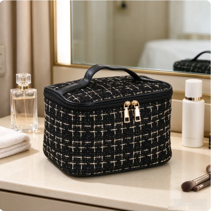 2026 New Women's Bag Knitted Style Makeup Bag Portable Portable Portable Makeup Bag Fashionable Large Storage Bag BX100