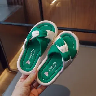 Sandal anak perempuan, sandal anak perempuan mode Musim Panas 2024, sandal jepit dengan sol tebal memakai sol lembut, sandal anak-anak anyaman anti selip