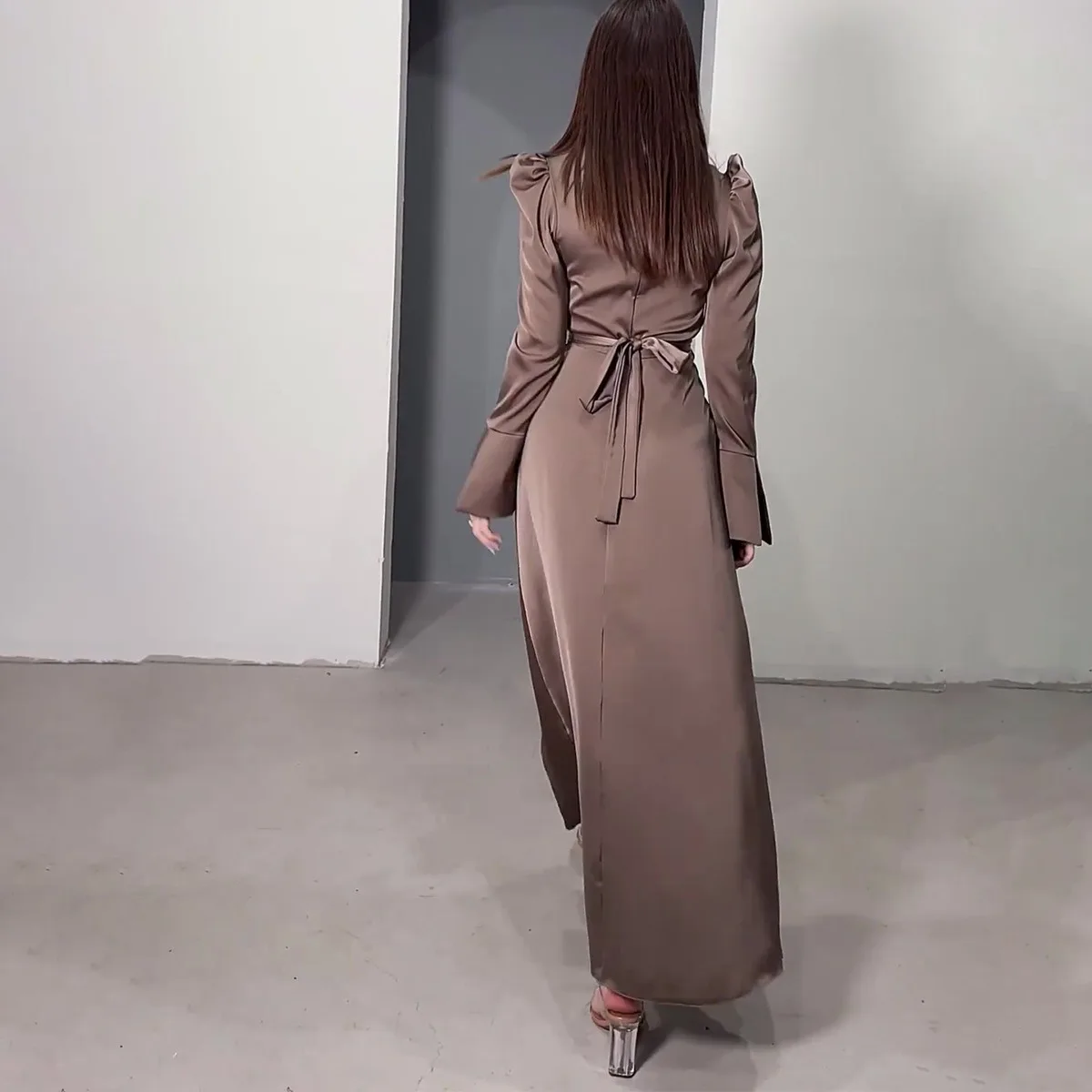 Kleidung Elegante Frau V-ausschnitt Alter Reduziert Blase Hülse Lange Spitze Up Hohe Taille Lange Ärmeln Maxi Party Abendkleid Neue