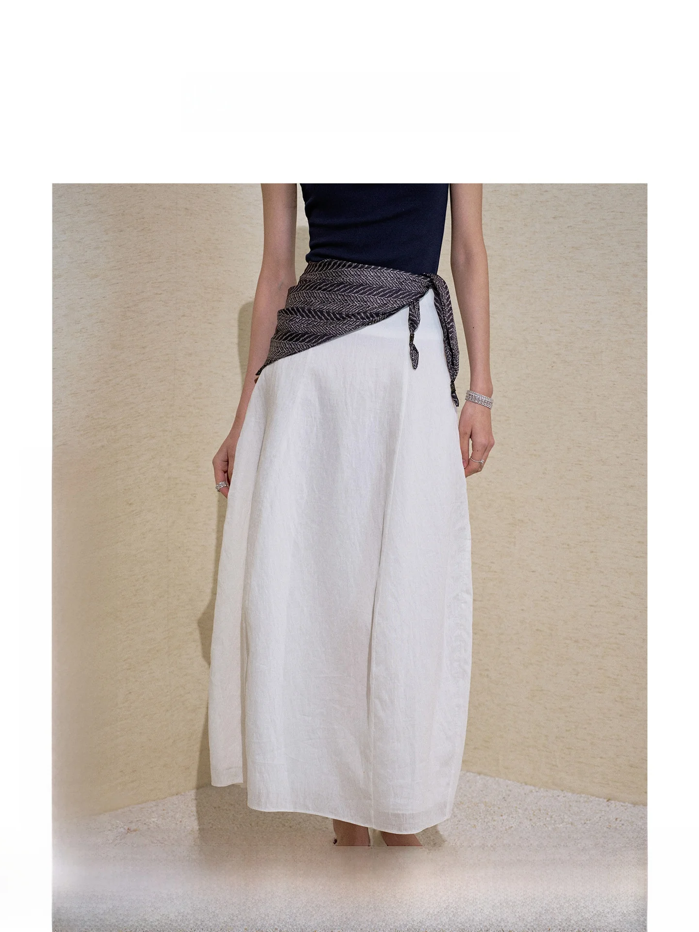 

ZhiZhi YanChunTai Women's Lightweight 3D Waist-Cinching Balloon Skirt Commute Style High Waist Half-length New Summer 2026