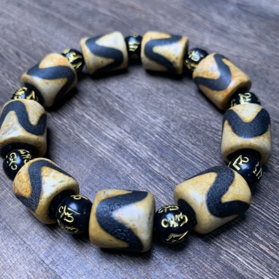 Tibetan natural Ma Tianzhu bracelet with ten thousand characters and nine eyes