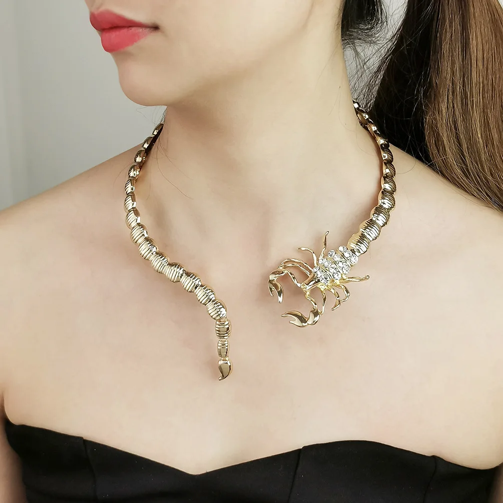 Fashion Alloy Rhinestone Scorpion Choker, Exaggerated Animal Clavicle Necklace, Open Front Collar Necklace
