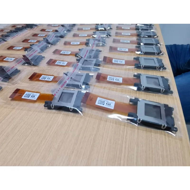 

Genuine FOR Sony Projector LCD Panel LCX070 LCX080 LCX094 LCX126 LCX111 LCX124 Replacement Spare Parts