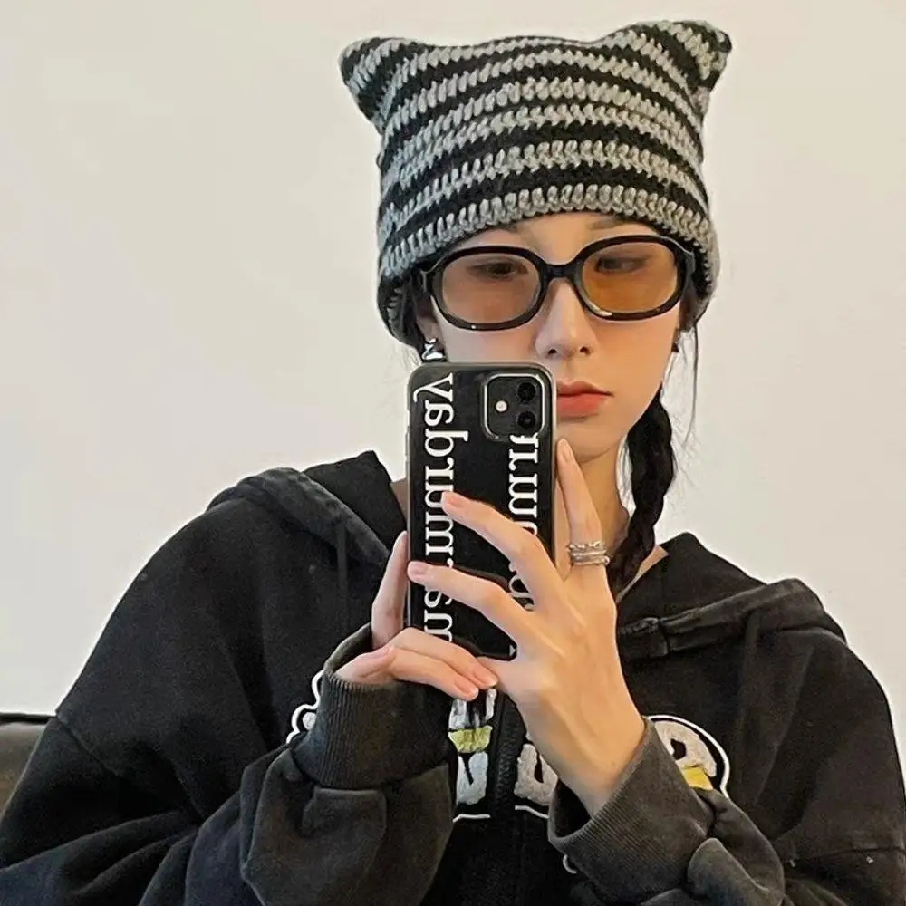 Gorro de invierno a rayas para mujer, gorros de ganchillo hechos a mano de estilo coreano, gorro de invierno con orejas de gato para mujer, jersey puntiagudo, gorro tejido de lana Y2K