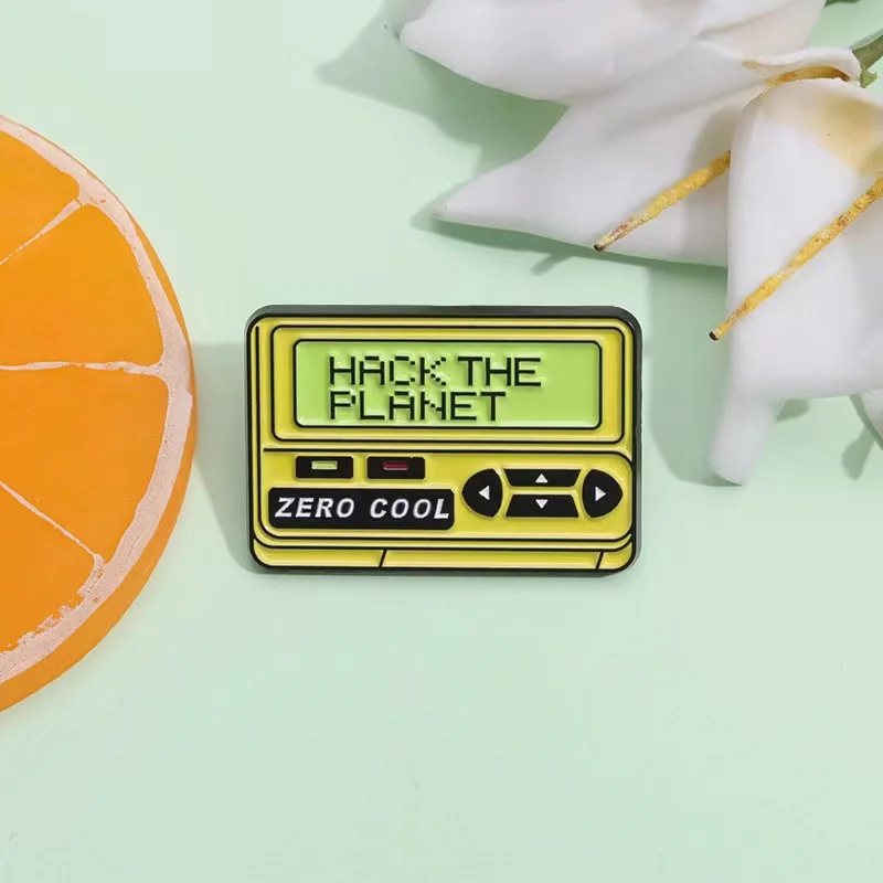 Custom Hack the Planet Enamel Pins Retro Games Console Brooches Lapel Badges 90's Vintage Hard Backpack Jewelry Gifts Wholesale