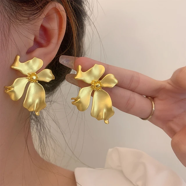 Large flower drop earrings discount
