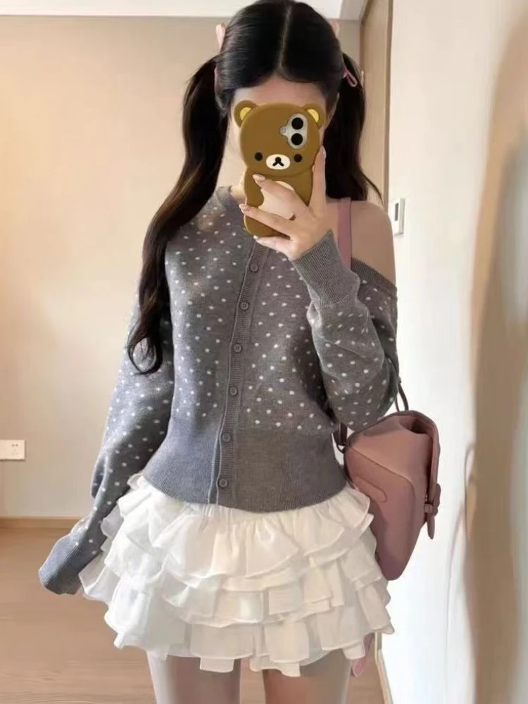 秋のヴィンテージ風薄手ニットカーディガン レディース デザインファッション スリム 水玉模様 長袖Tシャツ カジュアル スイート オフショルダー ニットウェア 新作