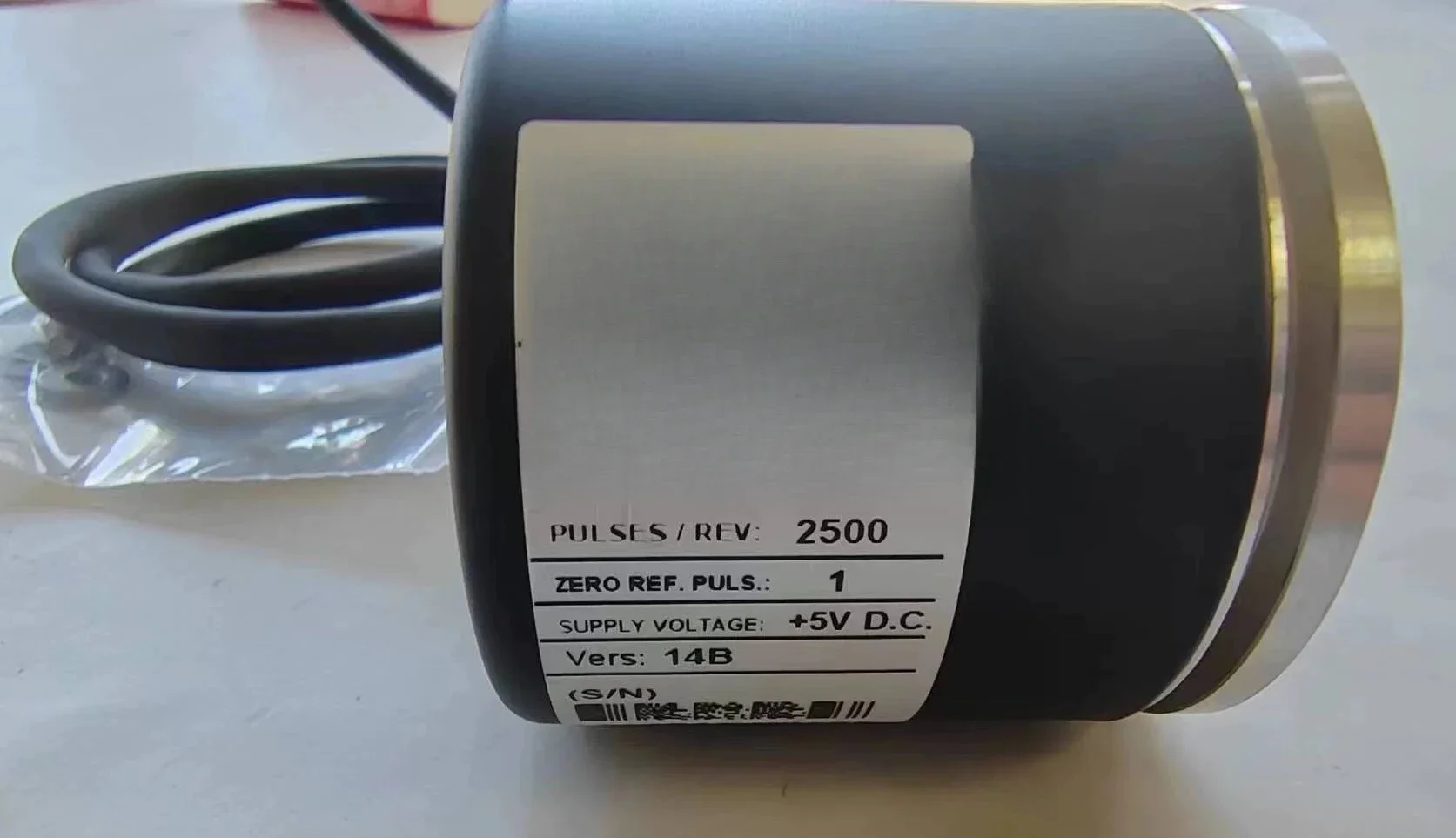 

Датчик SP-2500-R, новый и оригинальный.