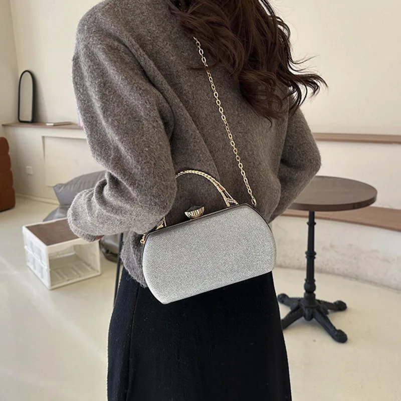 

One shoulder bag for women's hands New fashion high-end multi-functional one shoulder cross abdomen Internet famous small square