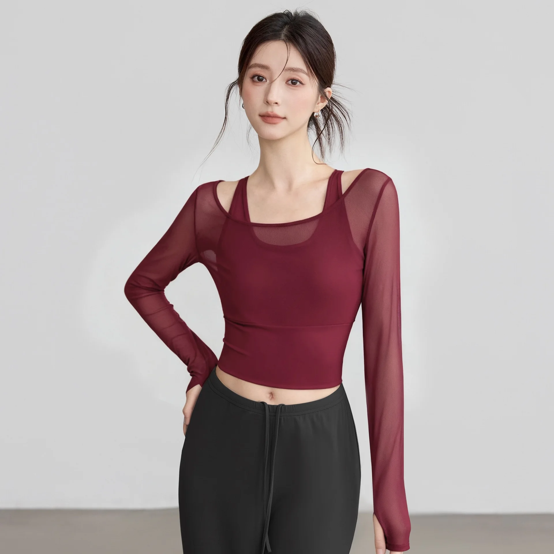Yoga Clothes for Women for Autumn and Winter Vacation Two-piece Fixed Cup Sports Tops High-end Pilates Training Fitness Clothes