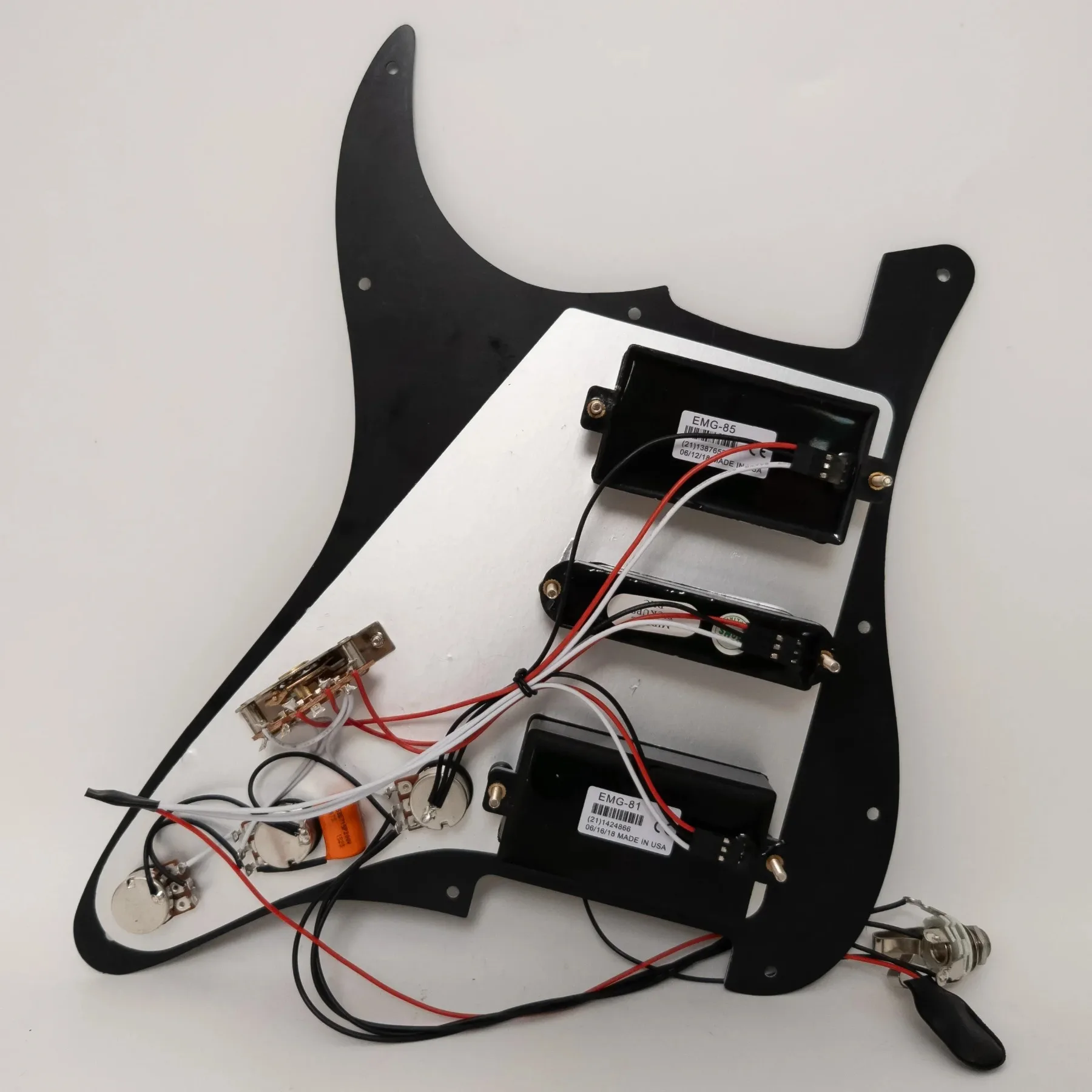 Prewired HSH Pickguard Black Active SA 81 85 Humbucker Single Coil 1V2T 5-Way Switch for ST Guitar