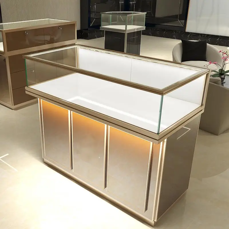 Custom.High-end Custom Jewelry LED Light Display Cabinet Super Kuat Ultra-putih Kaca Tempered Anti-sidik Jari Display Stand