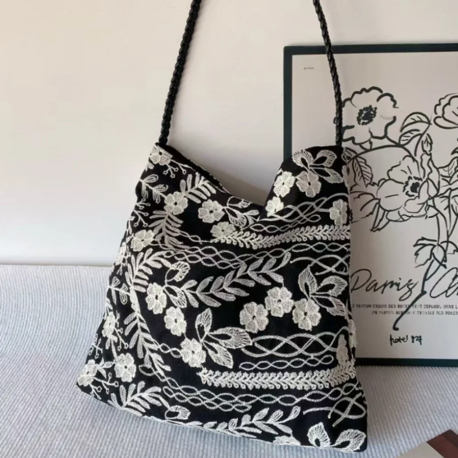 

Fashion niche small red flower embroidery wind shoulder women's bag versatile casual handbag large capacity cloth bags